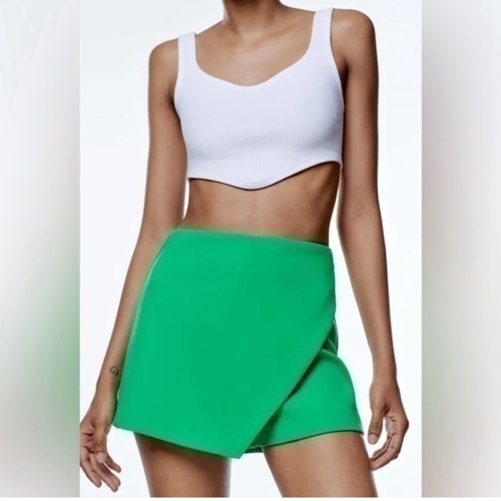 Amazing green skort